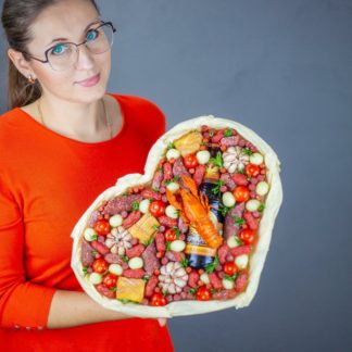Съедобный букет 107. Букет для мужчины из колбас